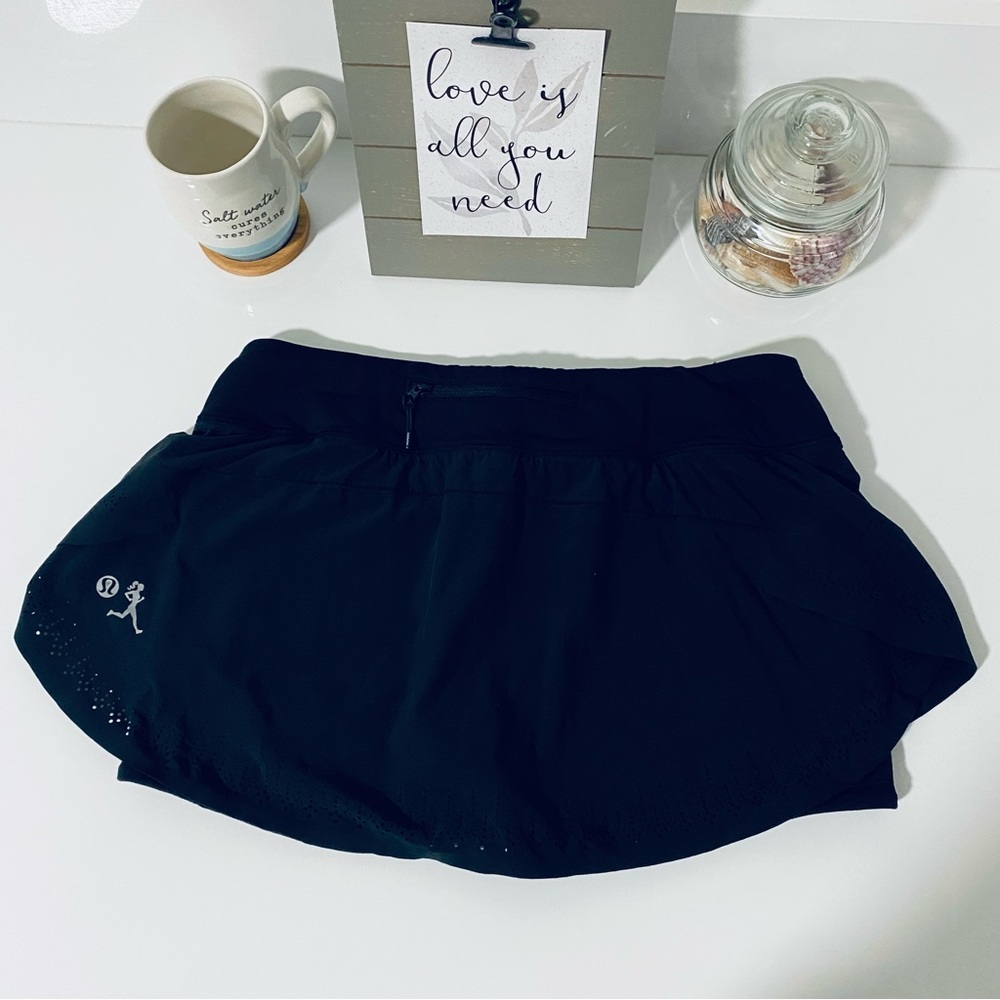 Lululemon sea wheeze light as air skirt skort 6 black w/ black shorts